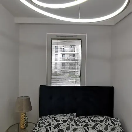 Flou 81, Parking & 700m Plaza Danzica