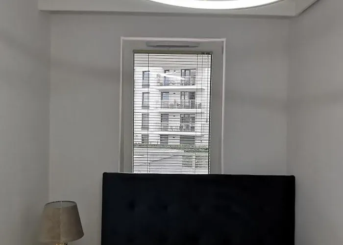 Flou 81, Parking & 700m Plaza 格但斯克