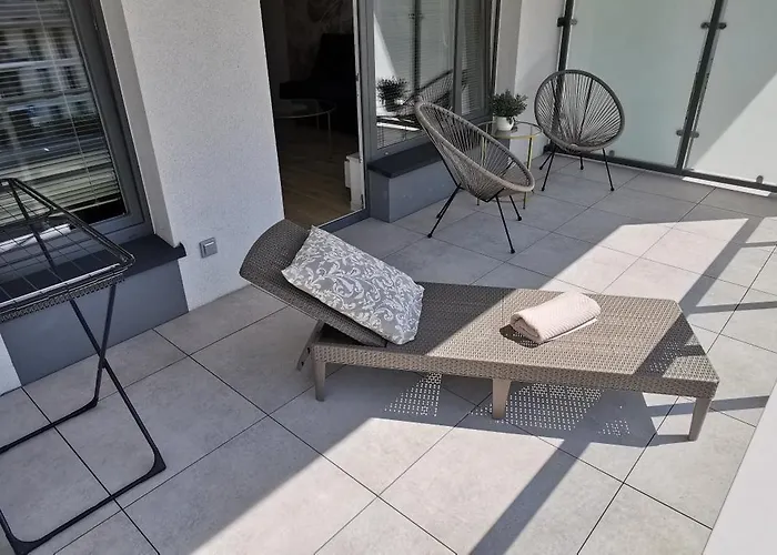 Apartment Flou 81, Parking & 700m Plaza *