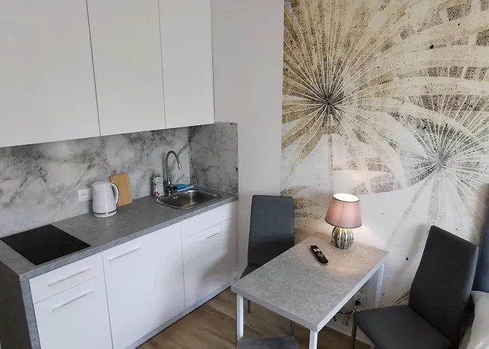 Flou 81, Parking & 700m Plaza Gdansk