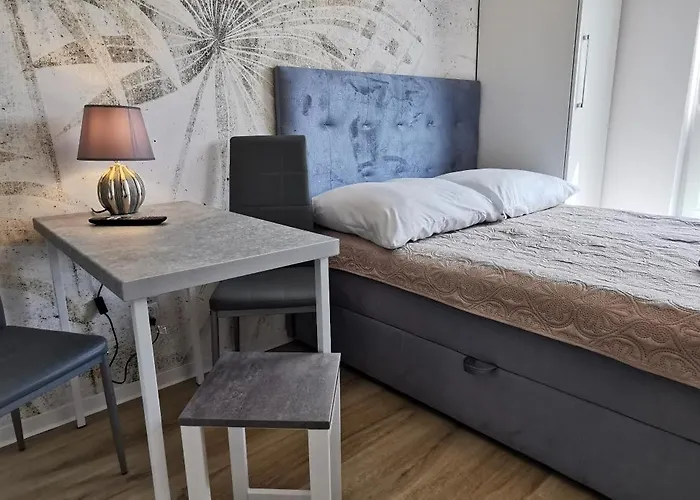 Flou 81, Parking & 700m Plaza Apartment