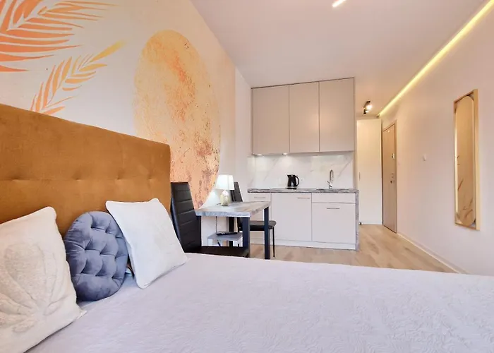 Flou 81, Parking & 700m Plaza 格但斯克