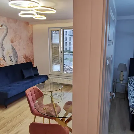 Flou 81, Parking & 700m Plaza Gdaňsk