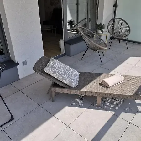 Apartmán Flou 81, Parking & 700m Plaza *