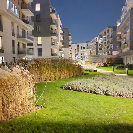 Flou 81, Parking & 700m Plaza Gdaňsk